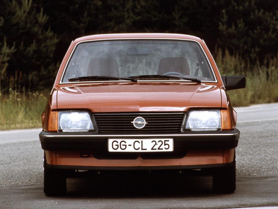  Opel Ascona 4-Door 1981 года  (фото 6 из 18)